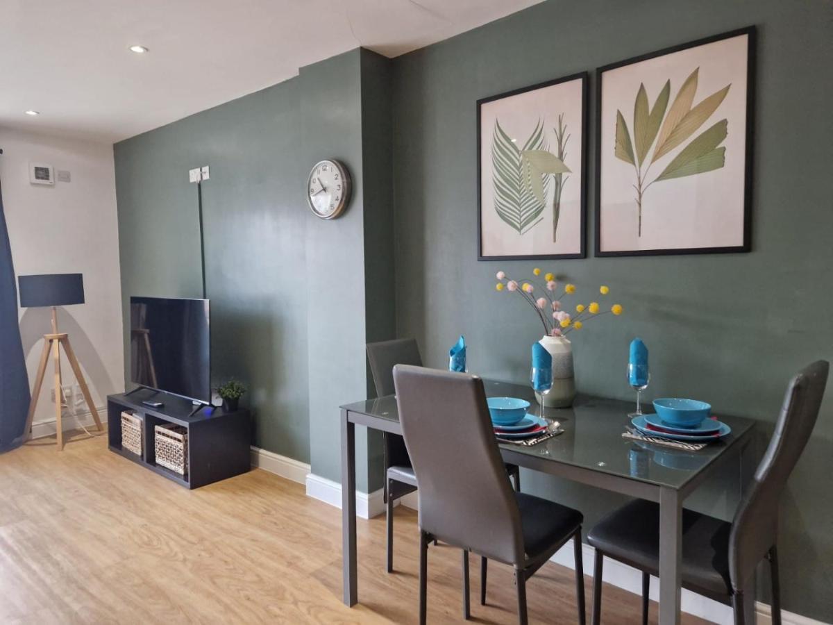 Appartement Exquisite - Sleeps 8 - Garden - Parking
