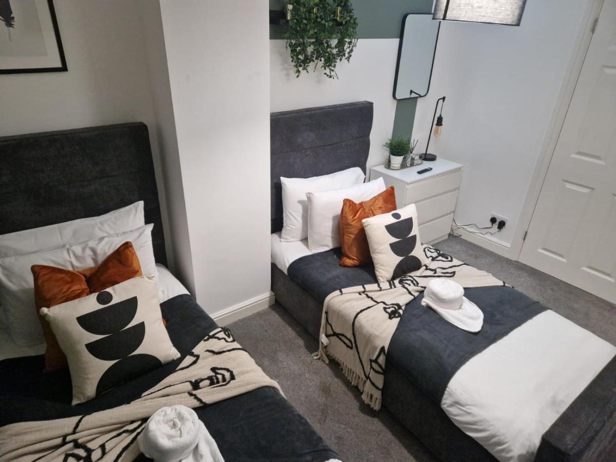 Appartement Exquisite - Sleeps 8 - Garden - Parking